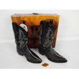 El Presidente Gold Collection - a pair of black boots, UK size 7, EUA size 8, Mexico size 27,