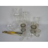 Vintage scientific and medical glassware to include thermometers, jars and similar.