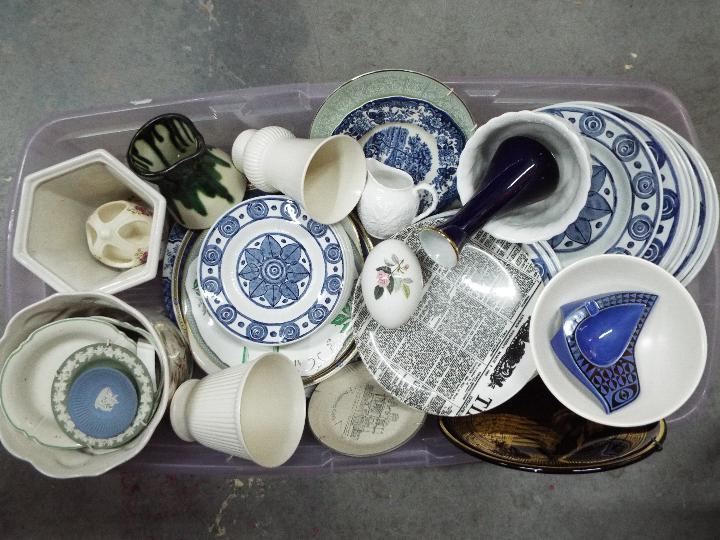 Mixed ceramics to include Wedgwood, Wood & Sons Yuan, Hornsea and similar.