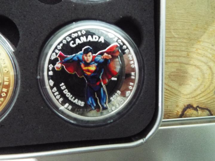 Superman - Royal Canadian Mint 75th anniversary coin set 2013 in presentation case - included in - Image 5 of 6