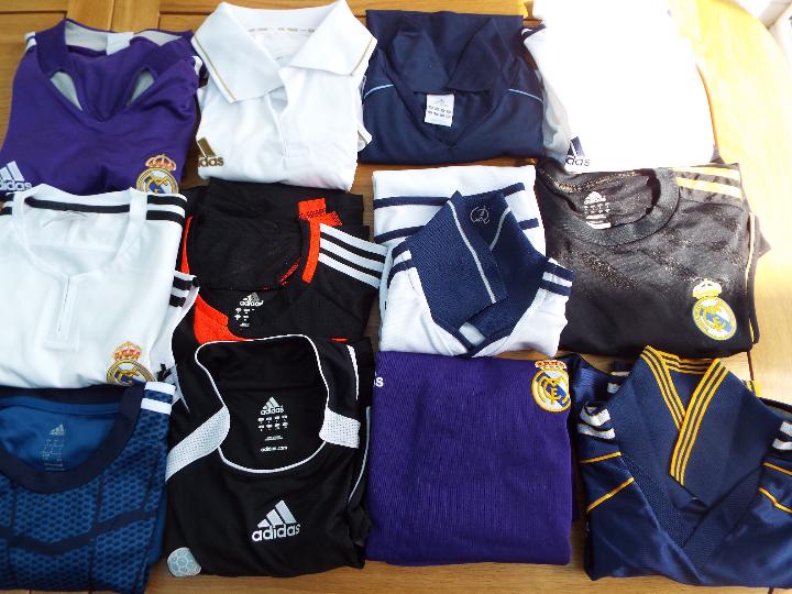 Football shirts - a job lot of 12 soccer