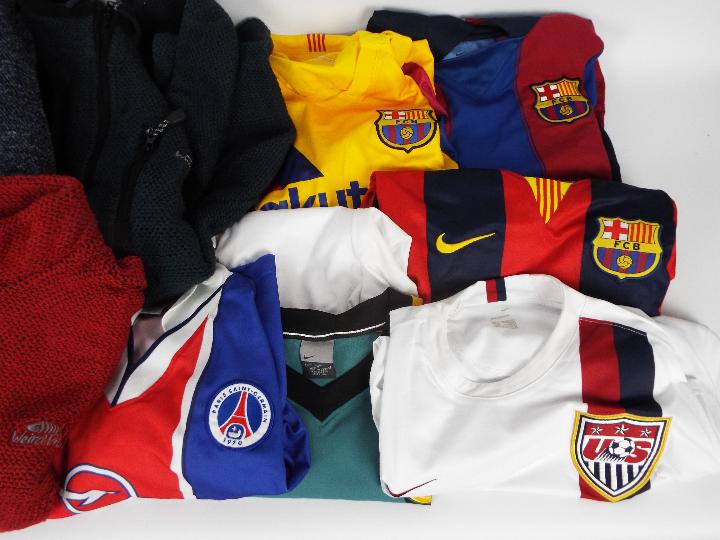 Football Shirts - Nike, Puma, Weird Fish - 10 x international football T-Shirts,