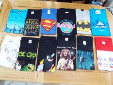 A job lot of 12 various tee shirts, pred
