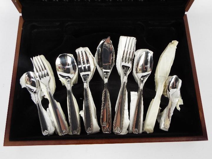 A canteen of cutlery by Guy Degrenne, France. - Image 2 of 6