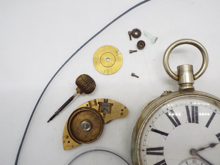 A white metal Goliath pocket watch (A/F) - Image 3 of 5