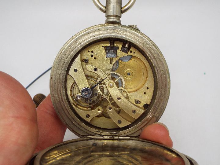 A white metal Goliath pocket watch (A/F) - Image 4 of 5