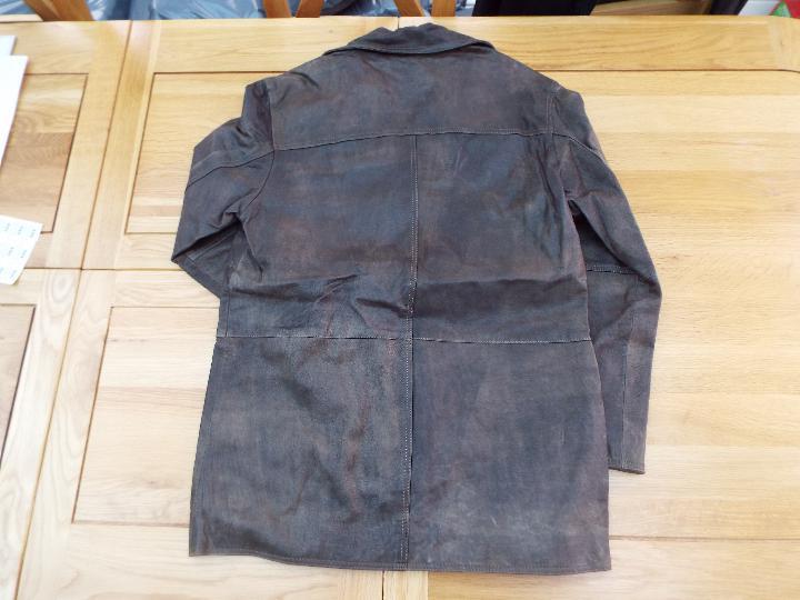 Lakeland Fine Leather - a brown leather button front coat, size 38, shoulder to hem approx 82 cm, - Image 3 of 3