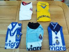 Football Shirts - 5 soccer jerseys compr