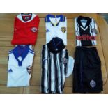 Football Shirts - 5 soccer jerseys compr