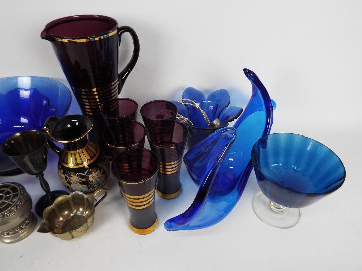 Lot to include glassware, plated ware an - Image 2 of 3