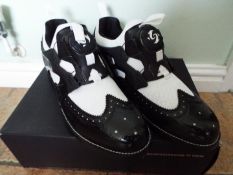Puma - a pair of black and white patent fashion shoes, size 42 (EU), 8 (UK),