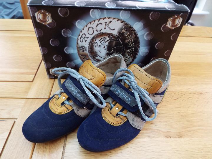 New Rock boots and shoes - a pair of casual blue suede shoes / trainers 'Sin Foto' EU size 41