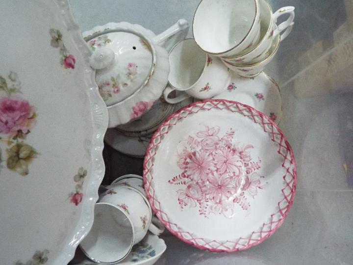 Mixed ceramics and glassware to include Wedgwood, Royal Doulton and similar. - Image 3 of 4