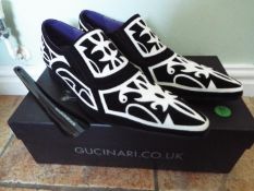 Gucinari - a pair of black and white fashion shoes, size 40 (EU),