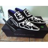 Gucinari - a pair of black and white fashion shoes, size 40 (EU),