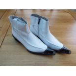 Unze of London - a pair of men's white leather boots with steel toecaps # GS3323, size 8,