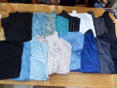 A job lot of 17 gentlemen's shirts, all different, sizes M and L,