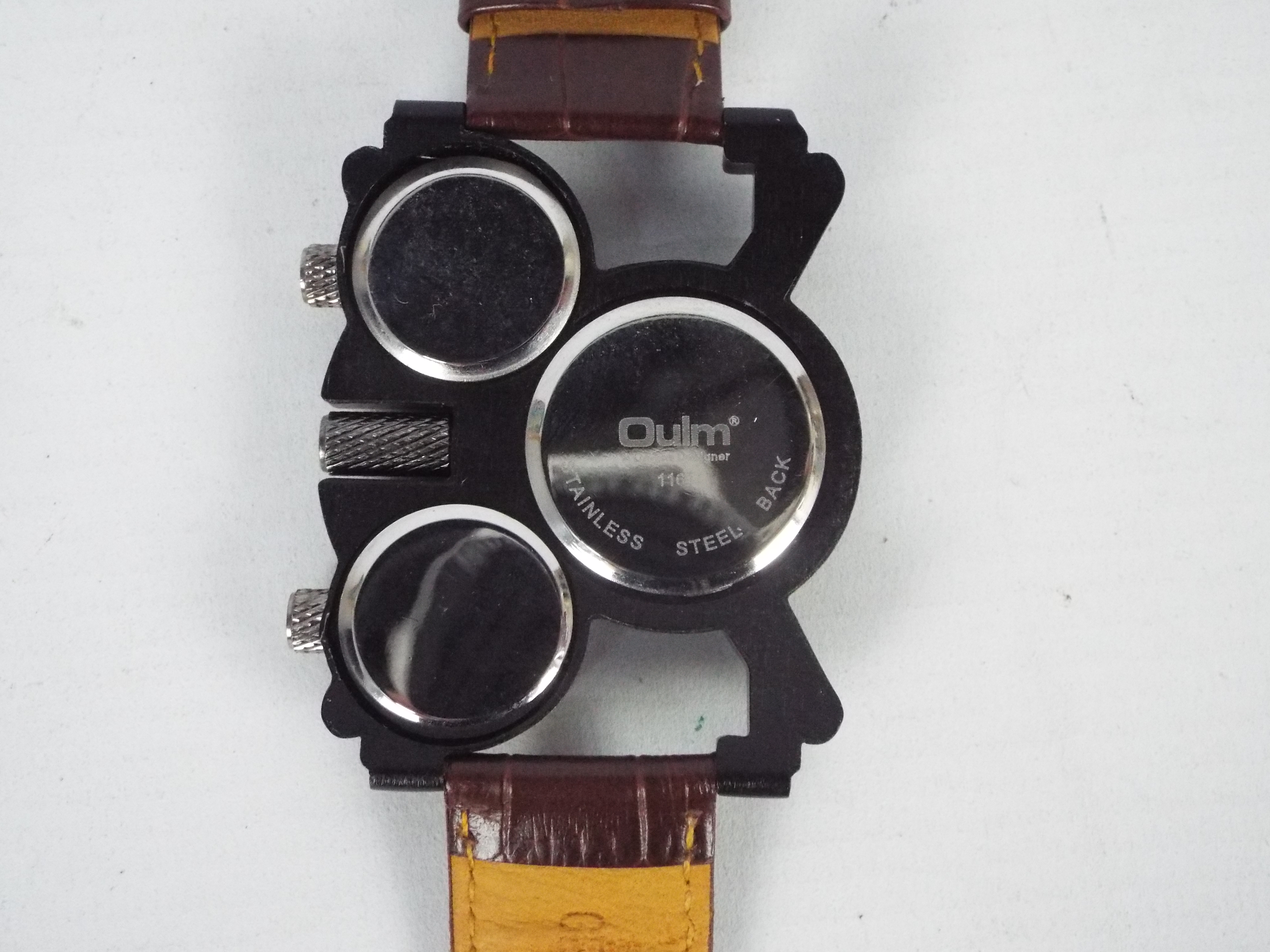 Oulm - Unused retail Stock - a Oulm luxury sports/fashion wristwatch with Hardlex dial 5cm, - Image 4 of 4