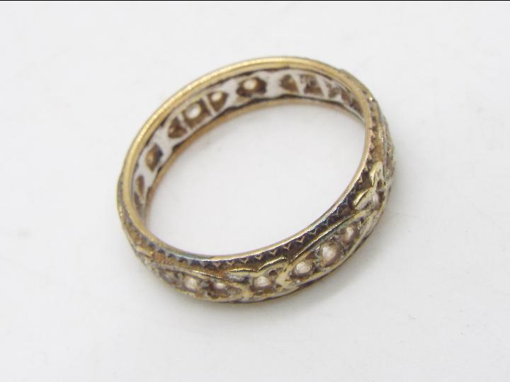 A 9ct gold eternity ring, size O, approximately 2.6 grams all in. - Image 2 of 3