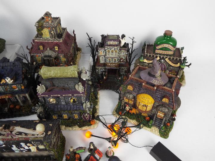 A collection of Hawthorne Village The Munsters Halloween Village models - Image 3 of 4