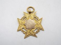 A 9ct yellow gold Maltese cross form fob, approximately 6.5 grams.