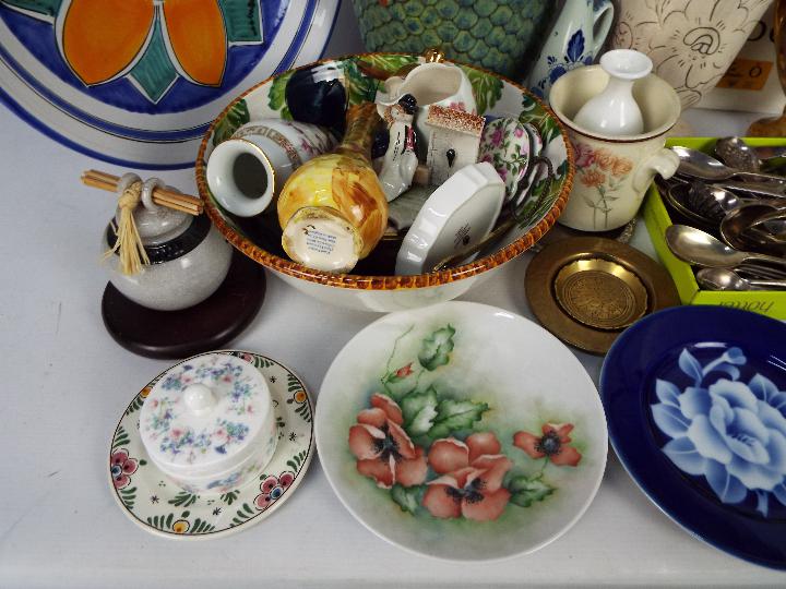 Lot to include ceramics, glassware, flatware and similar. - Image 5 of 5