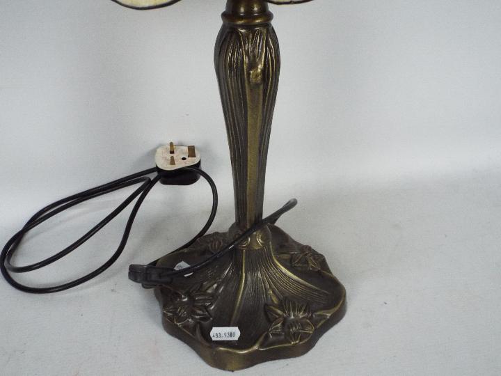 A Tiffany style table lamp, approximately 55 cm (h). - Image 3 of 3