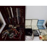A table top / portable jewellery display