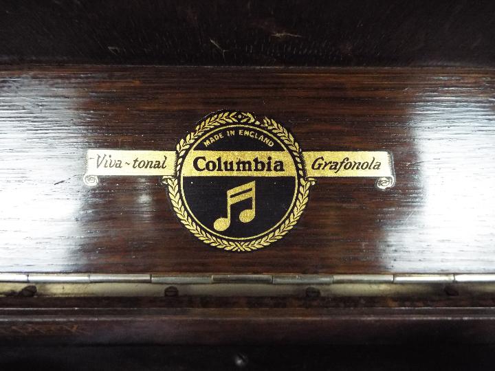 An oak cased Columbia 117a portable gram - Image 3 of 8