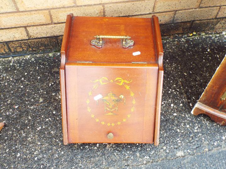 A bow front corner cabinet, approximatel - Image 4 of 7