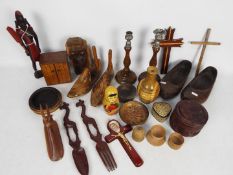 A collection of various treen items.
