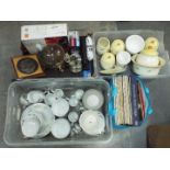 Lot comprising ceramics, table lamp, bot