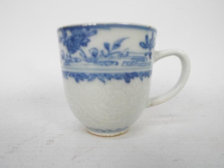 A collection of blue and white wares to - Image 11 of 16