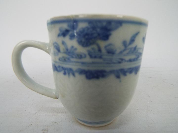 A collection of blue and white wares to - Image 12 of 16