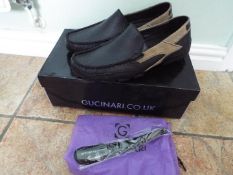 Gucinari - a pair of black / beige casua