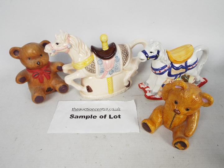 A collection of teapots, novelty teapots - Image 2 of 2