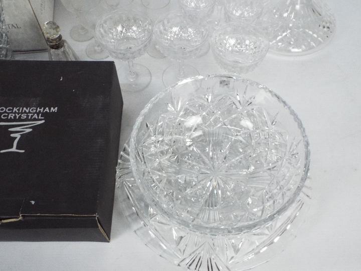 A collection of glassware, part boxed to - Image 4 of 5