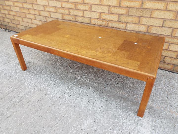 A Vejle Stole Mobelfabrik teak coffee table, approximately 40 cm x 135 cm x 65 cm. - Image 2 of 6