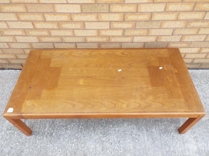 A Vejle Stole Mobelfabrik teak coffee table, approximately 40 cm x 135 cm x 65 cm. - Image 3 of 6