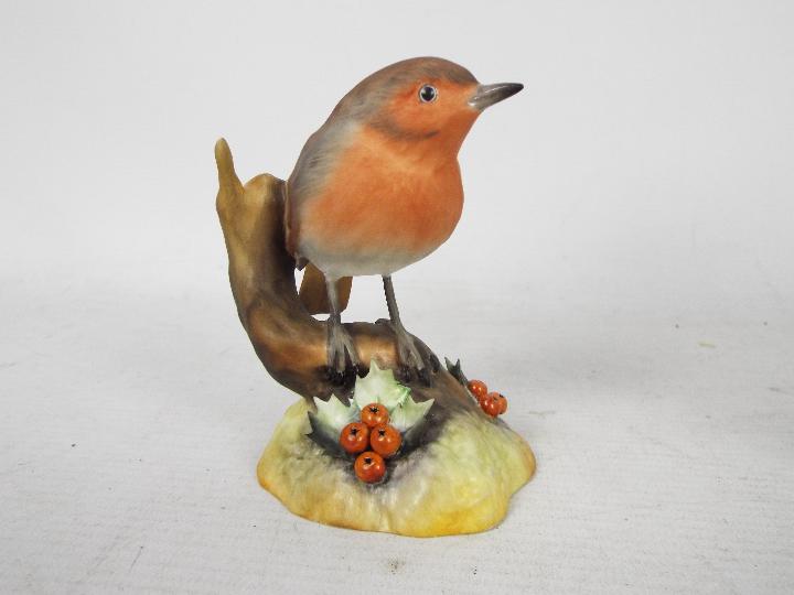 A Royal Crown Derby bird study, Robin, - Image 3 of 8