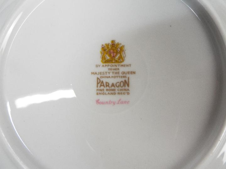 Royal Albert / PAragon - A collection of dinner and tea wares by Royal Albert / Paragon comprising - Image 7 of 8
