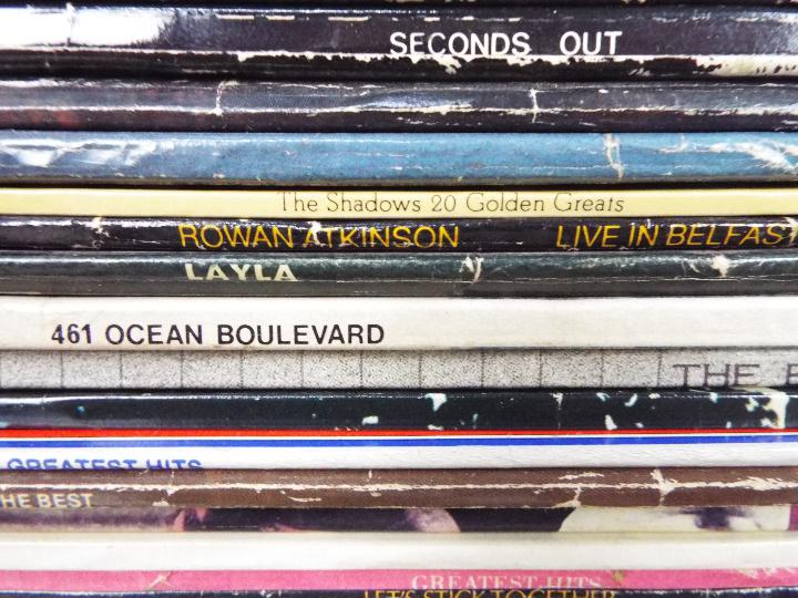 12" vinyl records to include OMD, Duran Duran, Blondie, The Jam, The Byrds, Queen, Fleetwood Mac, - Image 8 of 11