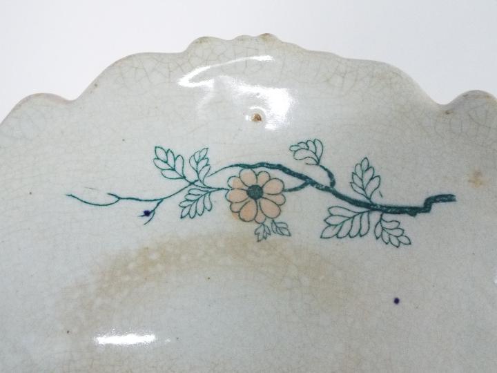 Three pieces of early 19th century Hicks & Meigh Stone China, plates 23 cm (d). - Image 7 of 15