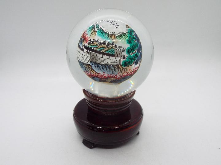 A collection of paperweights to include Avondale Glass, Caithness, - Image 5 of 8