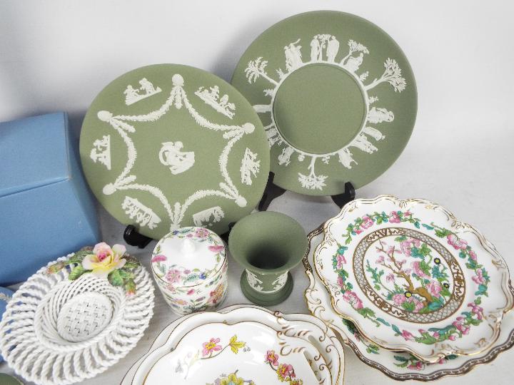 Mixed ceramics to include Wedgwood Humming Birds pattern vase (boxed), Jasperware, - Image 2 of 5