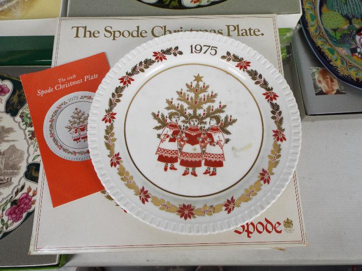 A collection of boxed Christmas Plates comprising Spode, - Image 3 of 6