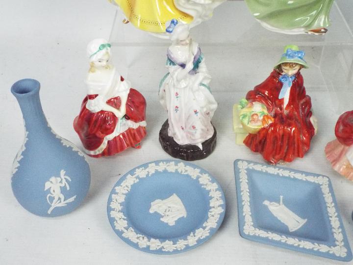 A collection of ceramics to include Wedgwood Jasperware, Royal Doulton lady figures and similar, - Image 4 of 5
