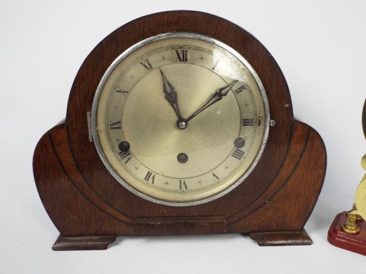 An oak cased mantel clock and a brass skeleton clock. - Image 2 of 8