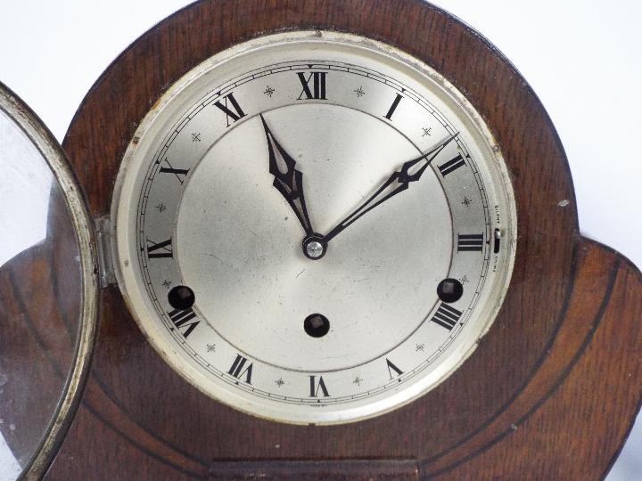 An oak cased mantel clock and a brass skeleton clock. - Image 3 of 8