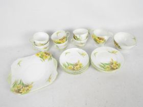 Shelley - A tea set in the Jonquil Daffodil pattern, # 13670, decorated with daffodil,